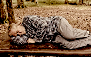 新研究揭示：熬夜真的會”變傻“！睡眠期間大腦會啟動“排毒”程序，清除腦內(nèi)垃圾