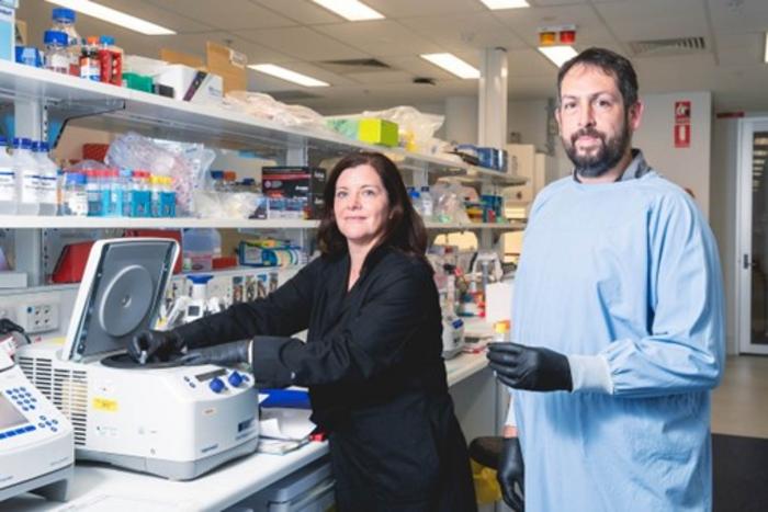 Simon Conn教授和Vanessa Conn博士夫妻二人 Simon Conn教授和Vanessa Conn博士夫妻二人